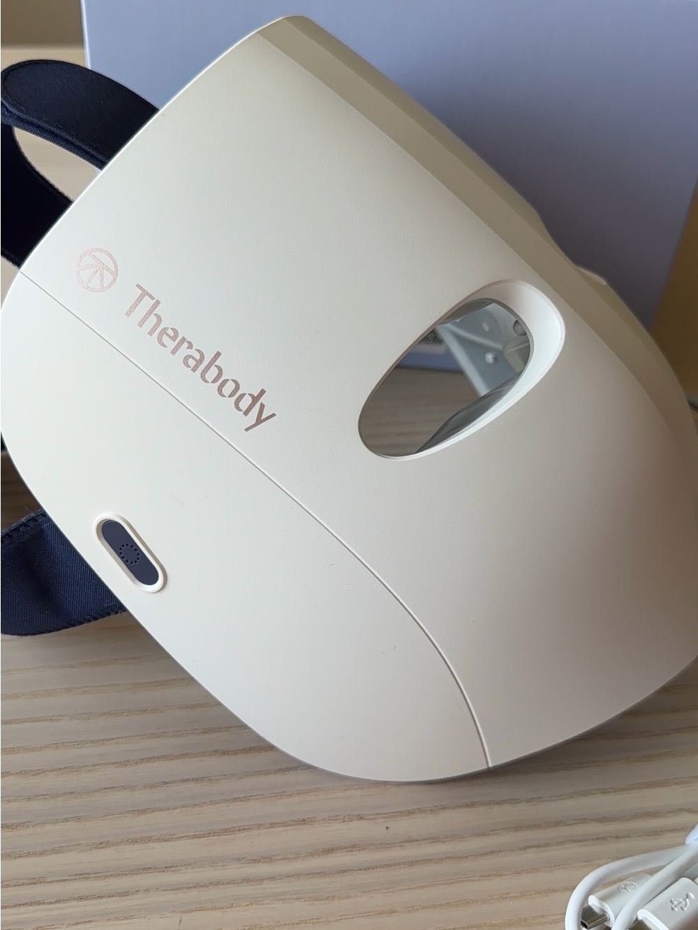 ✨ THERABODY TheraFace Mask Glo LED Light Therapy Device + Box ✨ - Picture 6 of 8